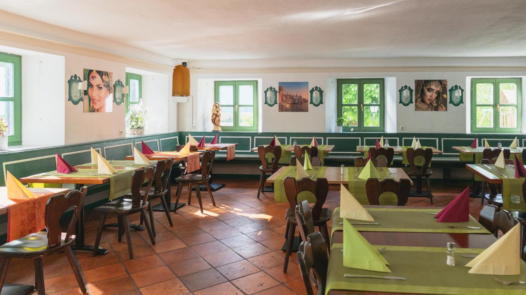 Hotel Restaurant Taverna Eching  エクステリア 写真