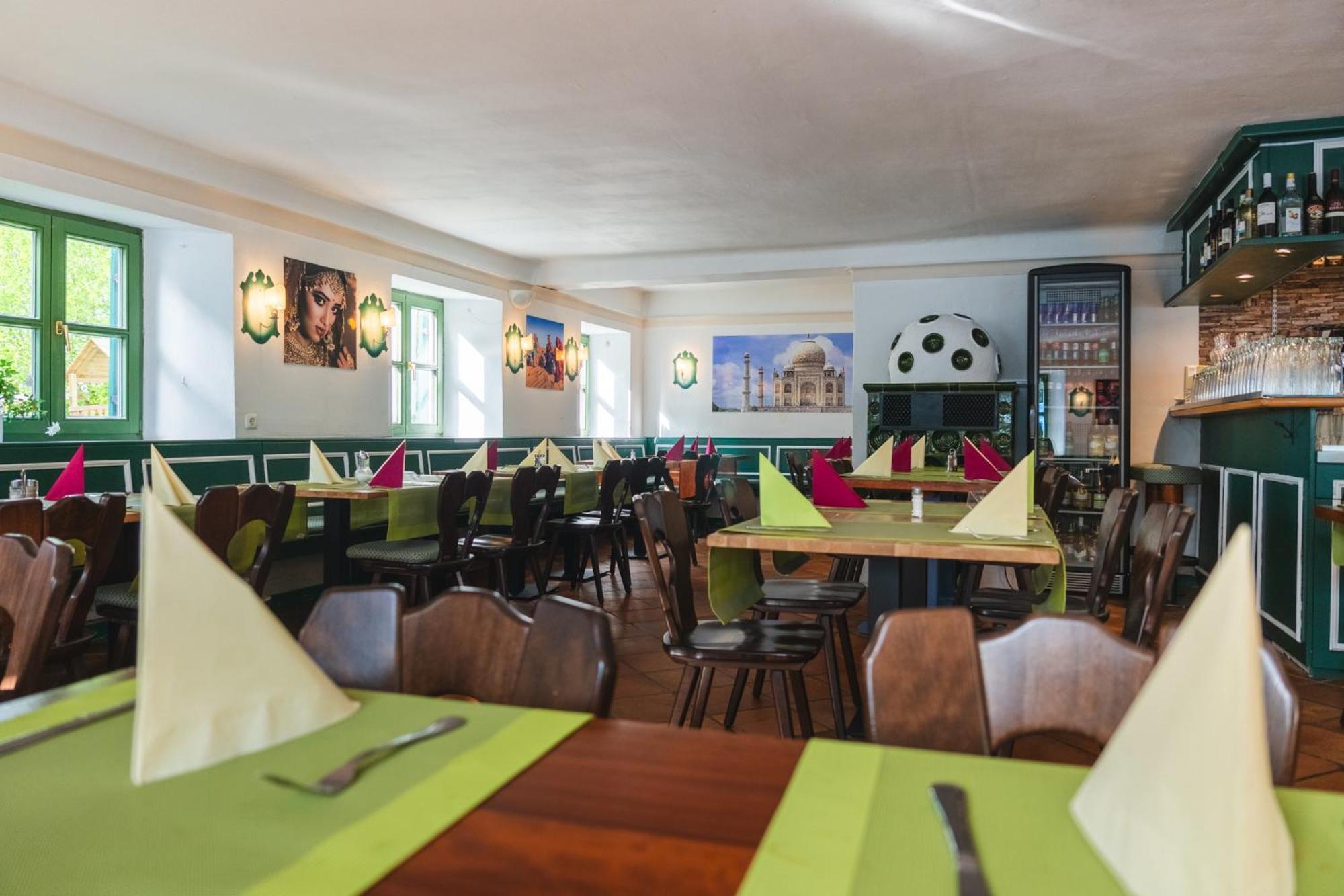 Hotel Restaurant Taverna Eching  エクステリア 写真