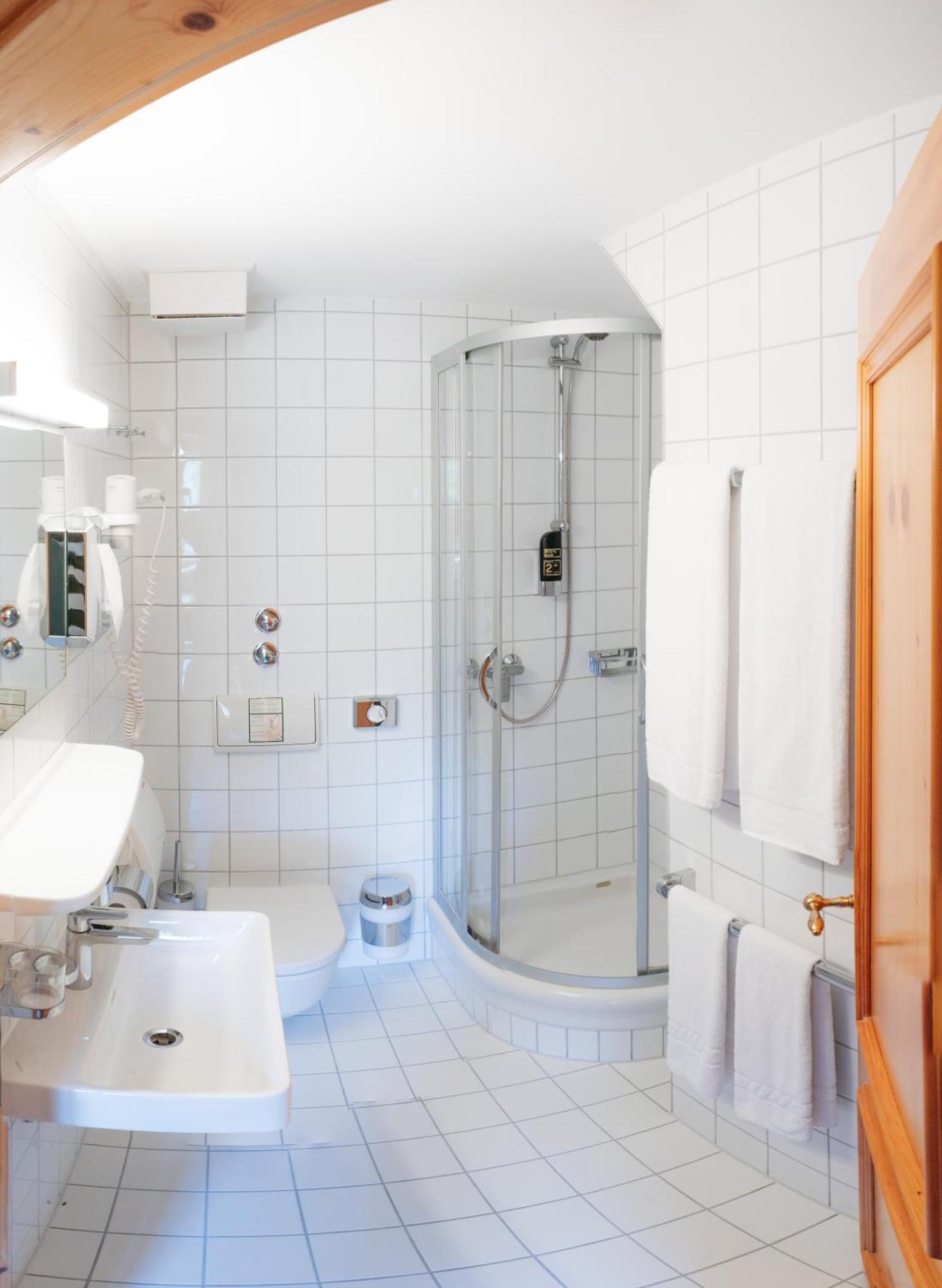 Hotel Restaurant Taverna Eching  エクステリア 写真